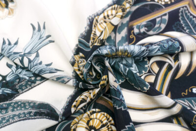 イタリア 輸入生地<BR>【S.F.社】<BR>ピュアシルク・デシン<br>フローラル・プリント<BR>2パネル1.26m単位 生地・布(3691mr)