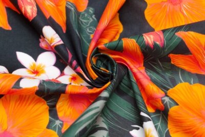 輸入生地 コットン【WISE NATIONS/ワイズ・ネーションズ】SONATAピュアコットン・ローンフローラルプリント10cm単位 生地・布(nw128k)