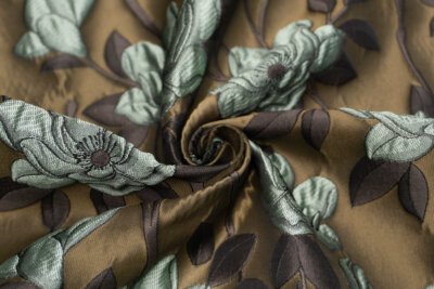 輸入生地 ジャカード <br>【WISE NATIONS/ ワイズ・ネーションズ】<br> CONCERTO<br>フローラル・フクレ<br>シンセ素材<br>10cm単位 生地・布(NW264EG)