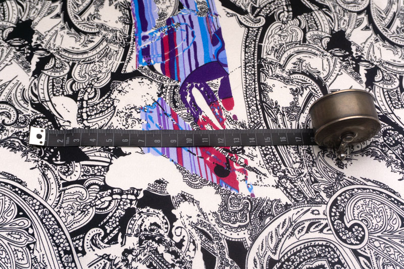 イタリア 輸入生地<br>【A.M.】<BR>ピュアシルク・サテン<BR>ペーズリー・プリント<BR>1.5m単位 生地・布(3955m) - 画像 (2)