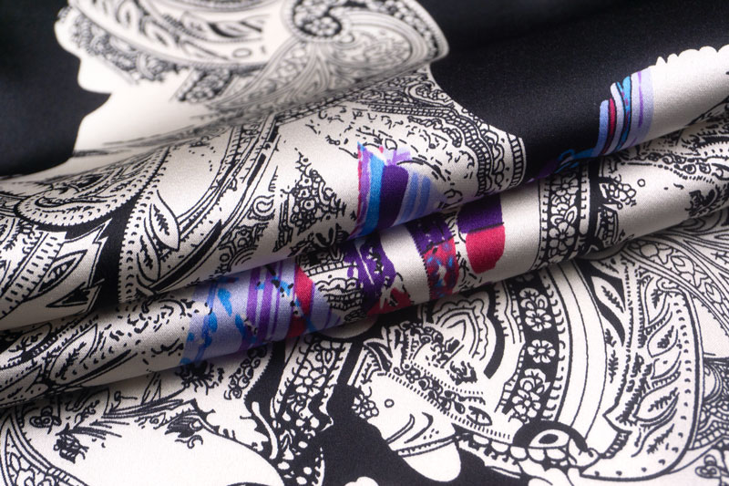 イタリア 輸入生地<br>【A.M.】<BR>ピュアシルク・サテン<BR>ペーズリー・プリント<BR>1.5m単位 生地・布(3955m) - 画像 (3)